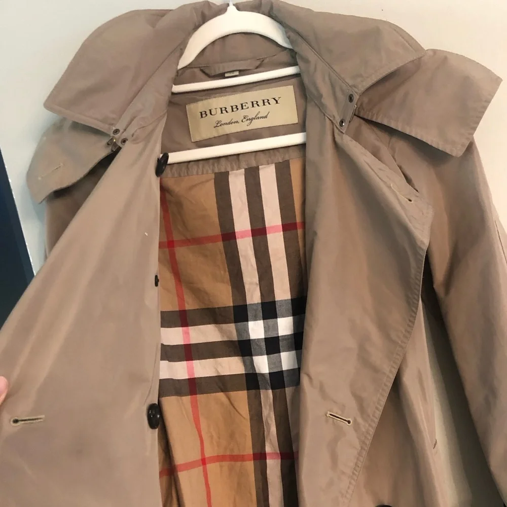 Burberry Tan Trench Coat with Hoodie - Picture 6 of 13